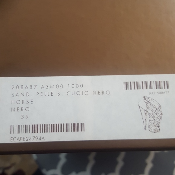 Authentic Gucci heel Sandals with gold studs - Picture 6 of 6